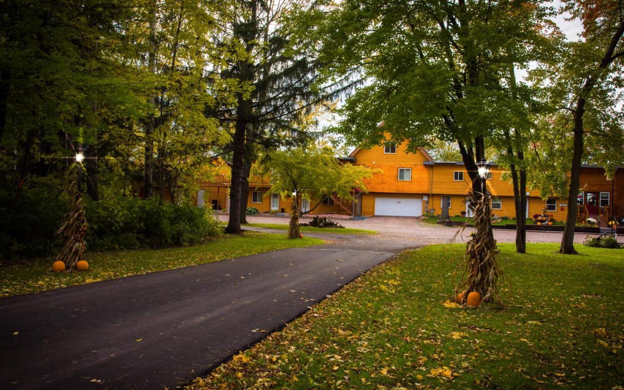Curriers Lakeview Lodge Rice Lake