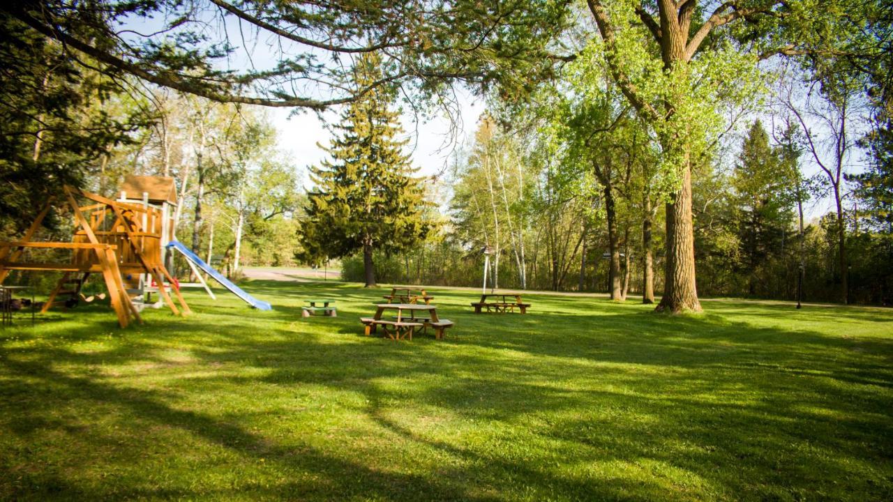 Lodge Curriers Lakeview Rice Lake