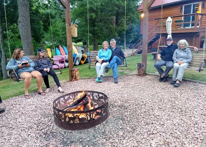 Curriers Lakeview Lodge