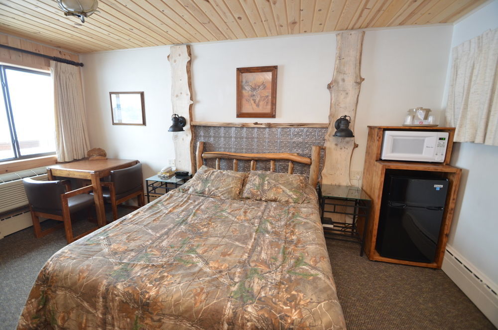 Lodge Curriers Lakeview Rice Lake